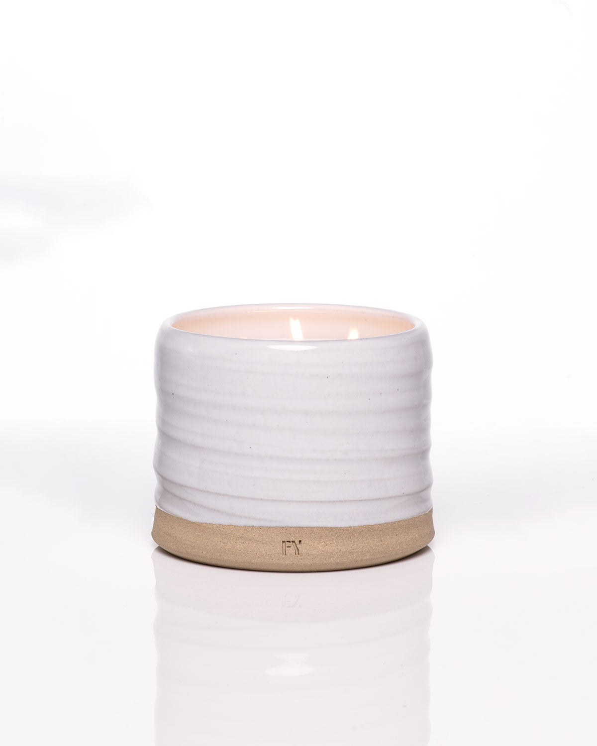 Lit hand-poured candle, 30oz, made in Vermont, clean fragrance